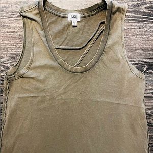 loose fitting buckle tank top 🩶